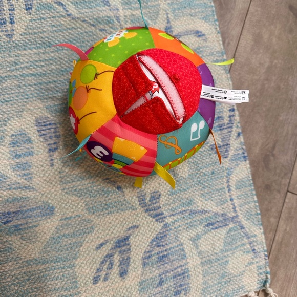 Colorful Kids Activity Ball - Picture 9 of 14